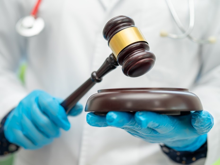 What types of cases can a medical malpractice lawyer handle?